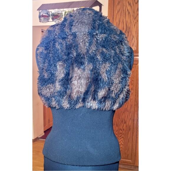 Womens Sleeveless Brown Sweater Vest Faux Fur Collar L Glam Mob Wife Western - Picture 2 of 12